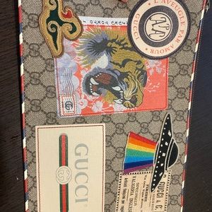 gucci pouch